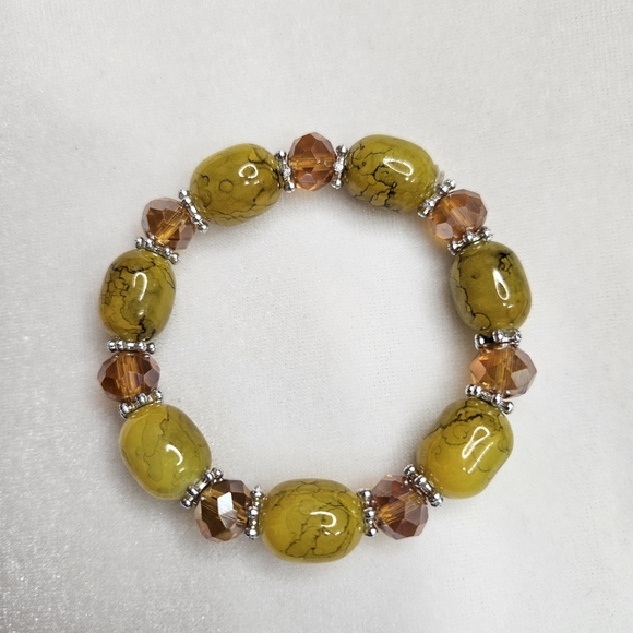 Women's Yellow Glass Bead Stretch Bracelet Faceted Beads Amber Color Beads NWOT - Picture 4 of 6